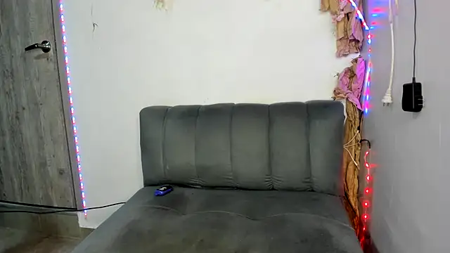 Snapshot of Lya-Kasandra chatting on December 4, 2025, 1:48 am Lya-Kasandra online show from December 4, 2025, 1:48 am