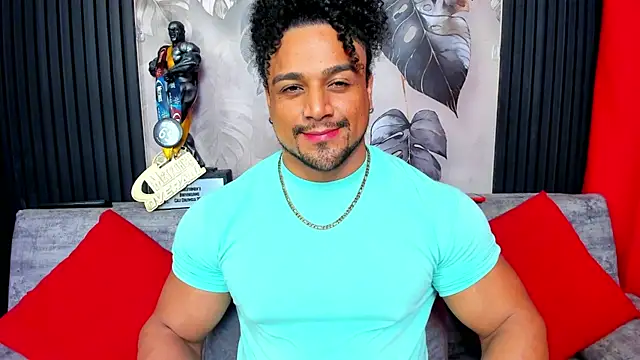 MikeEstevess online show from December 18, 2025, 7:36 am