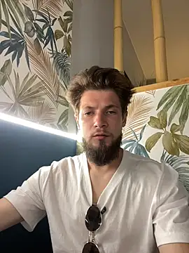 jimmyy  online show from May 22, 2026, 7:37 am