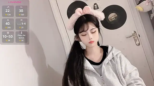 Qedgjwyz1 online show from March 5, 2025, 11:49 am