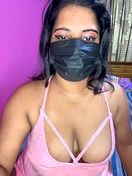 NOORA-GIRL online show from October 18, 2025, 4:37 am