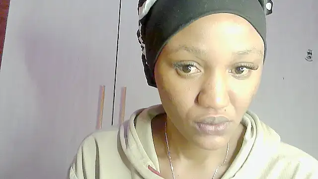 Snapshot of Destiny_Desire chatting on June 5, 2026, 4:30 am Destiny Desire online show from June 5, 2026, 4:30 am