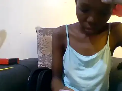Snapshot of Baddie_Floxxy chatting on December 7, 2024, 6:15 pm Baddie Floxxy online show from December 7, 2024, 6:15 pm