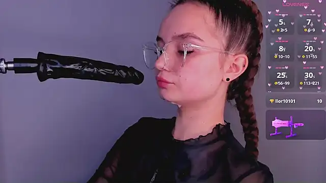 bitchpeace  online show from February 17, 2025, 4:15 pm