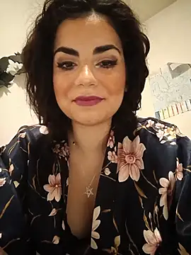 Snapshot of Saturnia_Yvonne chatting on December 4, 2024, 11:35 pm Saturnia Yvonne online show from December 4, 2024, 11:35 pm