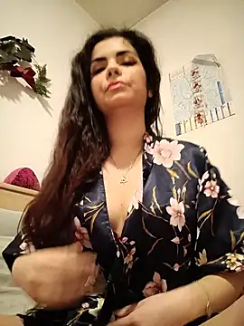 Snapshot of Saturnia_Yvonne chatting on February 20, 2025, 4:57 pm Saturnia Yvonne online show from February 20, 2025, 4:57 pm