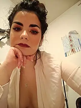 Snapshot of Saturnia_Yvonne chatting on February 25, 2025, 6:31 pm Saturnia Yvonne online show from February 25, 2025, 6:31 pm