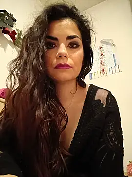 Snapshot of Saturnia_Yvonne chatting on March 6, 2025, 5:54 pm Saturnia Yvonne online show from March 6, 2025, 5:54 pm