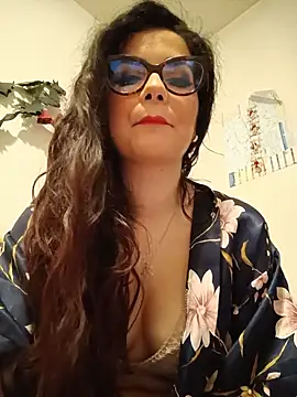 Snapshot of Saturnia_Yvonne chatting on March 13, 2025, 6:23 pm Saturnia Yvonne online show from March 13, 2025, 6:23 pm