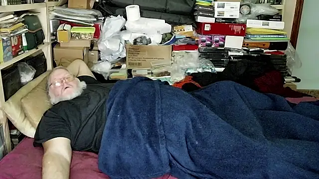 hadeszeuss2 online show from January 9, 2025, 6:15 pm