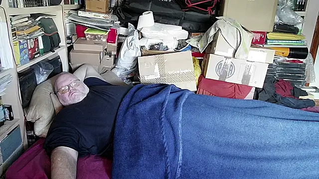 hadeszeuss2 online show from February 4, 2025, 2:21 pm