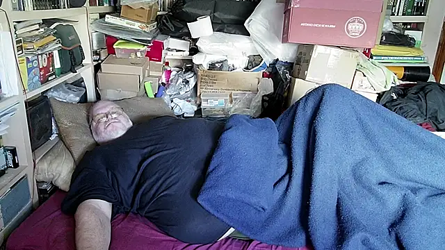 hadeszeuss2 online show from February 12, 2025, 2:32 pm