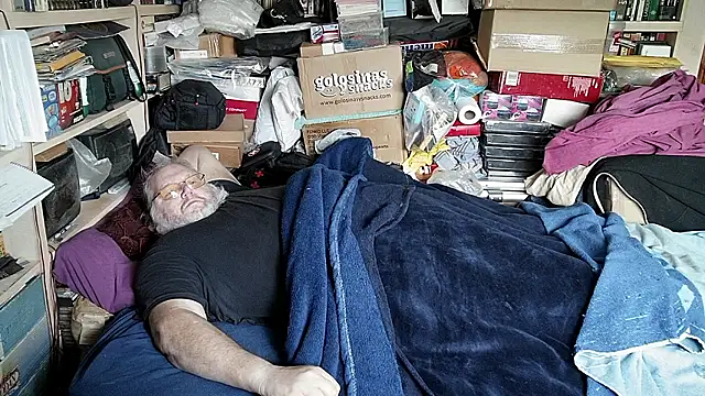 hadeszeuss2 online show from January 17, 2026, 2:33 pm