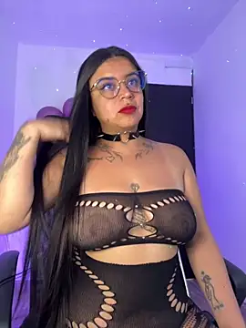 Devilsweet17 online show from November 22, 2025, 8:52 pm