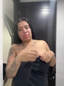 Devilsweet17 online show from February 26, 2026, 11:04 pm