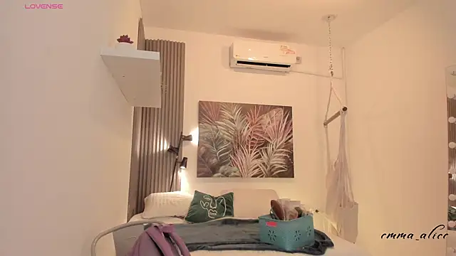 emma alice  online show from October 17, 2025, 12:19 pm