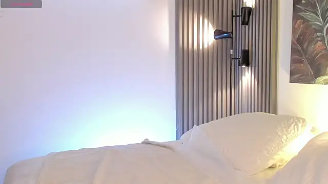 emma alice  online show from November 25, 2025, 12:16 pm