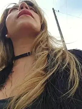 Karen San Miguel online show from October 16, 2025, 7:15 pm