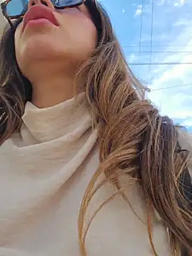 Karen San Miguel online show from March 11, 2026, 7:20 pm