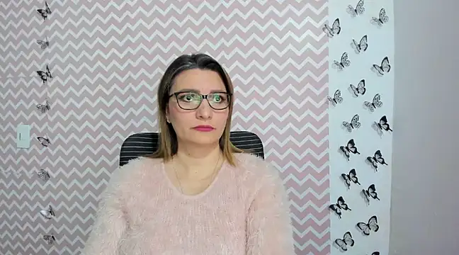 Amie Adams82  online show from December 28, 2024, 6:08 pm