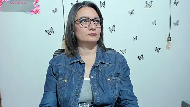 Amie Adams82  online show from October 20, 2025, 2:50 pm