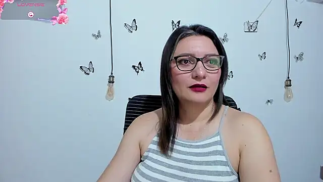 Amie Adams82  online show from January 16, 2026, 1:37 pm