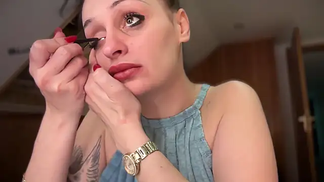 JeSuisUnTapin online show from December 5, 2024, 8:44 pm