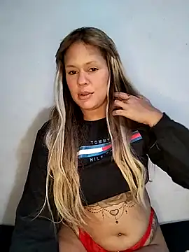 Snapshot of perolaar chatting on February 18, 2025, 12:04 am perolaar online show from February 18, 2025, 12:04 am