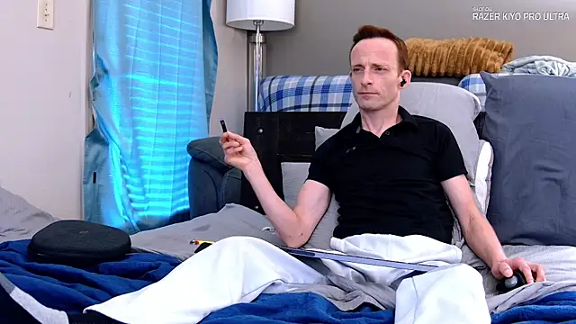 Dilldough405 online show from April 22, 2026, 3:24 pm