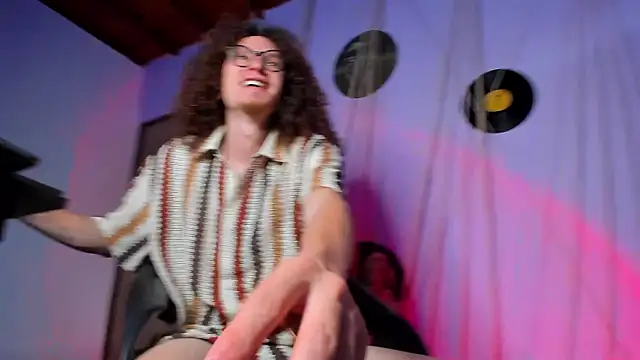 Snapshot of MrShaggy chatting on February 25, 2025, 10:29 pm MrShaggy online show from February 25, 2025, 10:29 pm