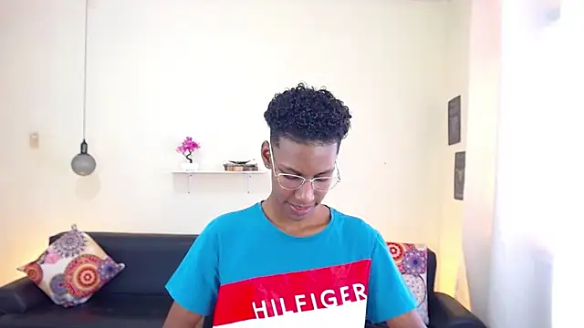 maiki18  online show from February 11, 2025, 4:56 pm