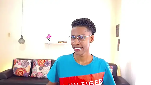 maiki18  online show from February 24, 2025, 1:53 pm