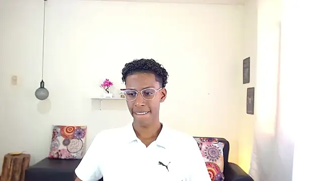 maiki18  online show from March 10, 2025, 7:50 pm