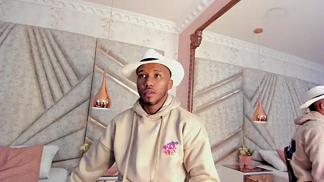 Snapshot of JamesParck chatting on March 17, 2025, 12:57 pm JamesParck online show from March 17, 2025, 12:57 pm