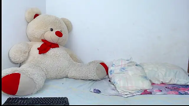 keelly richaardson1 online show from April 4, 2026, 11:02 pm