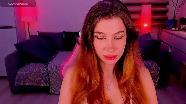 tenderdreams online show from November 29, 2025, 8:01 pm