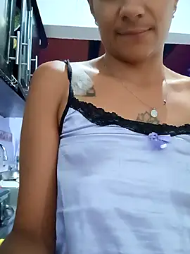 Leslly  online show from November 28, 2025, 11:24 am