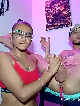 Leslly  online show from April 17, 2026, 11:52 pm