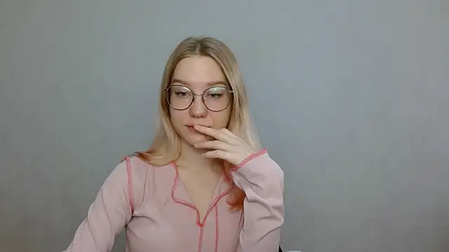 Snapshot of cindi_hot chatting on January 19, 2025, 9:33 am cindi hot online show from January 19, 2025, 9:33 am