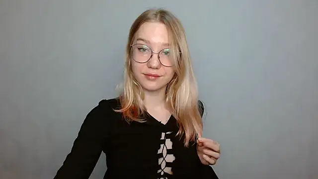 Snapshot of cindi_hot chatting on February 6, 2025, 12:05 pm cindi hot online show from February 6, 2025, 12:05 pm