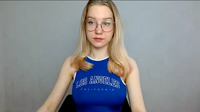 Snapshot of cindi_hot chatting on February 23, 2025, 8:39 am cindi hot online show from February 23, 2025, 8:39 am