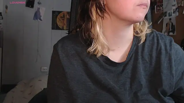 Snapshot of Saya_sweet chatting on March 9, 2026, 10:03 pm Saya sweet online show from March 9, 2026, 10:03 pm