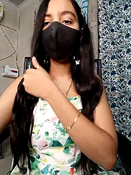 Snapshot of Parinaaz18 chatting on February 4, 2026, 1:44 am Parinaaz18 online show from February 4, 2026, 1:44 am