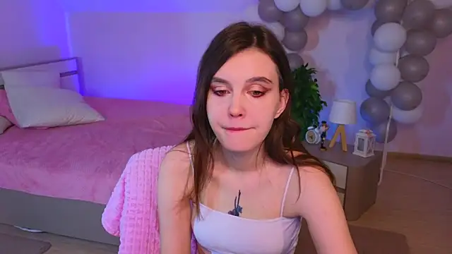 SusieMorris online show from January 28, 2025, 2:11 am