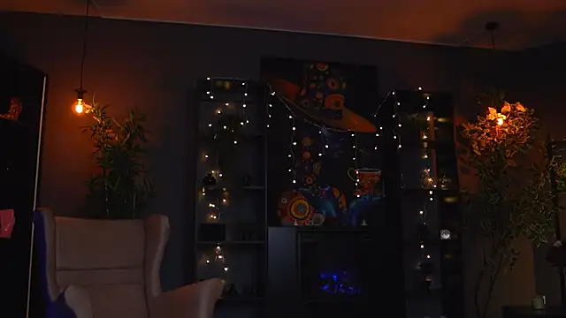 Evelyn Evyyy online show from December 19, 2025, 7:32 pm