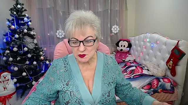 Snapshot of KayleSmoll chatting on January 7, 2025, 7:28 pm KayleSmoll online show from January 7, 2025, 7:28 pm