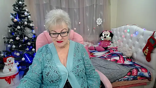 Snapshot of KayleSmoll chatting on January 14, 2025, 10:02 pm KayleSmoll online show from January 14, 2025, 10:02 pm