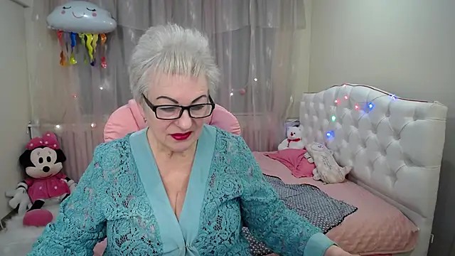Snapshot of KayleSmoll chatting on January 22, 2025, 10:15 pm KayleSmoll online show from January 22, 2025, 10:15 pm