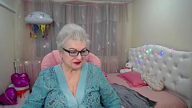 Snapshot of KayleSmoll chatting on January 25, 2025, 1:32 am KayleSmoll online show from January 25, 2025, 1:32 am