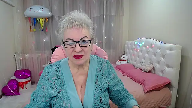Snapshot of KayleSmoll chatting on January 28, 2025, 7:21 pm KayleSmoll online show from January 28, 2025, 7:21 pm